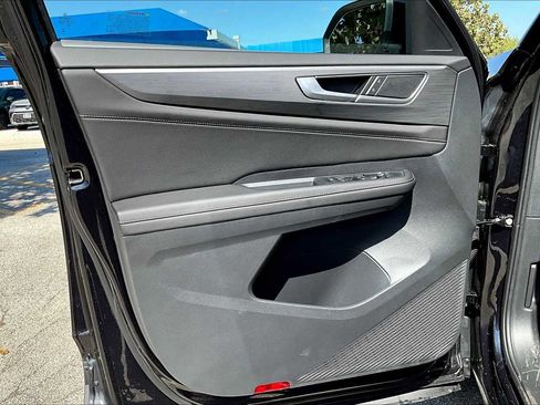 New 2026 Volkswagen Atlas Cross Sport SE image 10