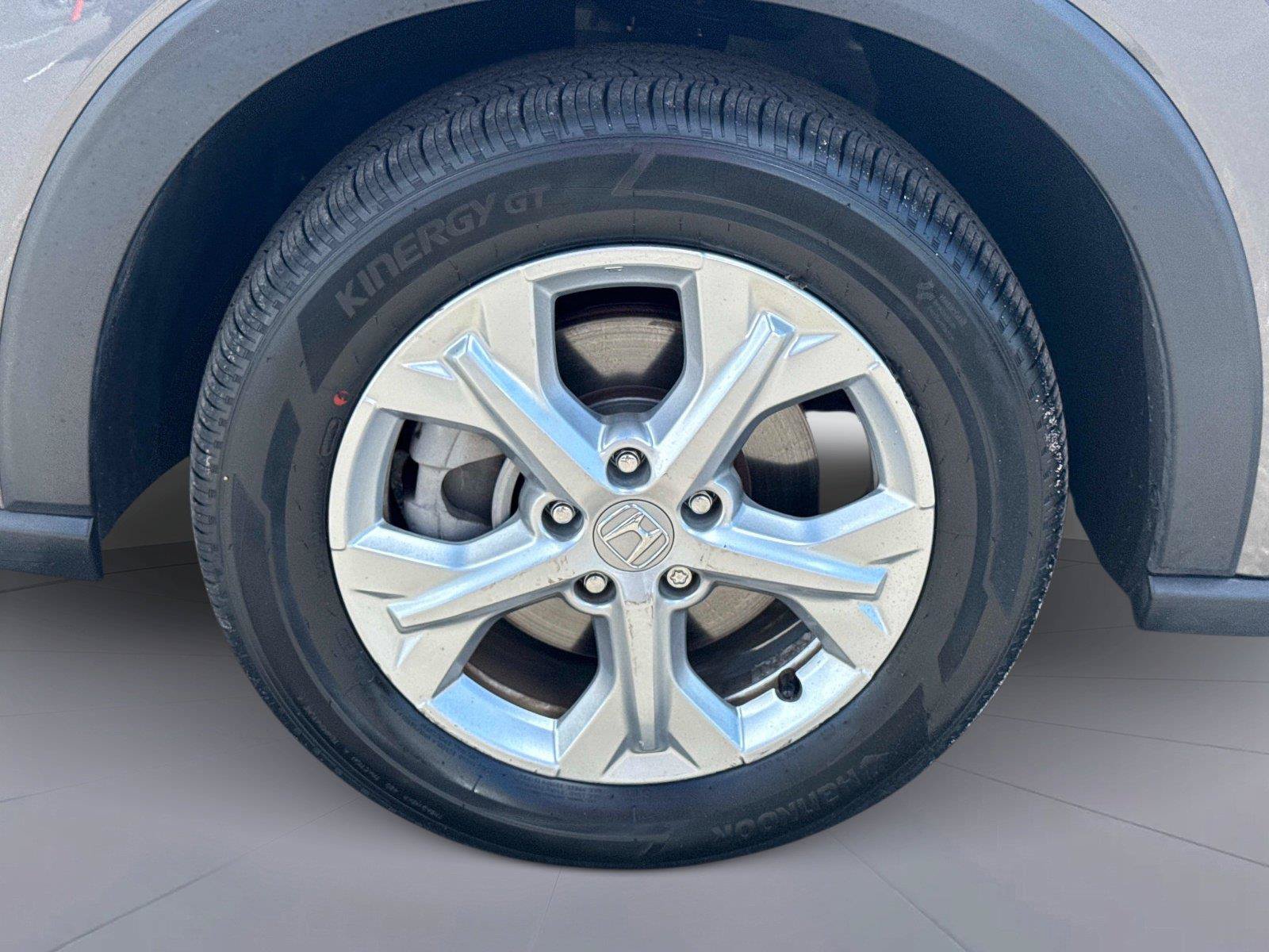 Certified 2025 Honda HR-V LX image 11