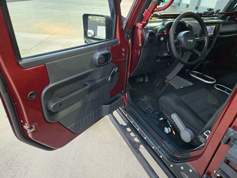 Used 2007 Jeep Wrangler Unlimited X image 9