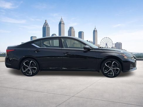 Certified 2025 Nissan Altima 2.5 SR w/ SR Premium Package FWD image 6