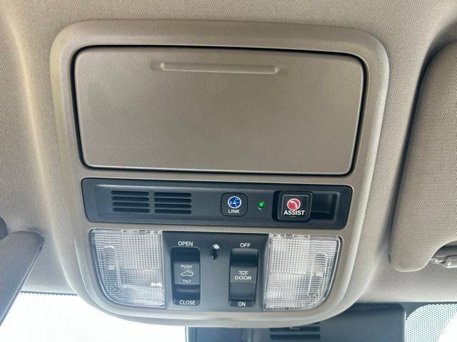 Used 2021 Honda Pilot Touring image 37