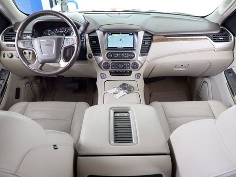 Used 2019 GMC Yukon Denali w/ Denali Ultimate Package AWD/4WD image 16
