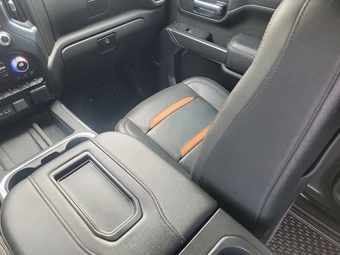 Certified 2021 GMC Sierra 2500 AT4 w/ AT4 Premium Plus Package AWD/4WD image 17