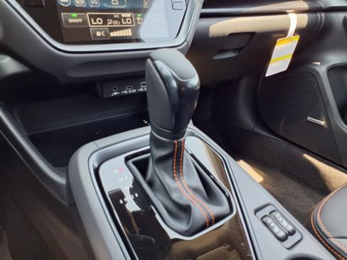 New 2025 Subaru Crosstrek 2.5i Limited w/ Popular Package #3A image 13