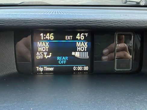 Used 2014 Toyota Sienna LE image 17