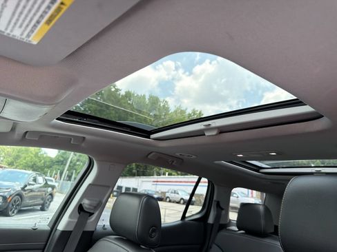 Used 2020 GMC Acadia SLT FWD image 36