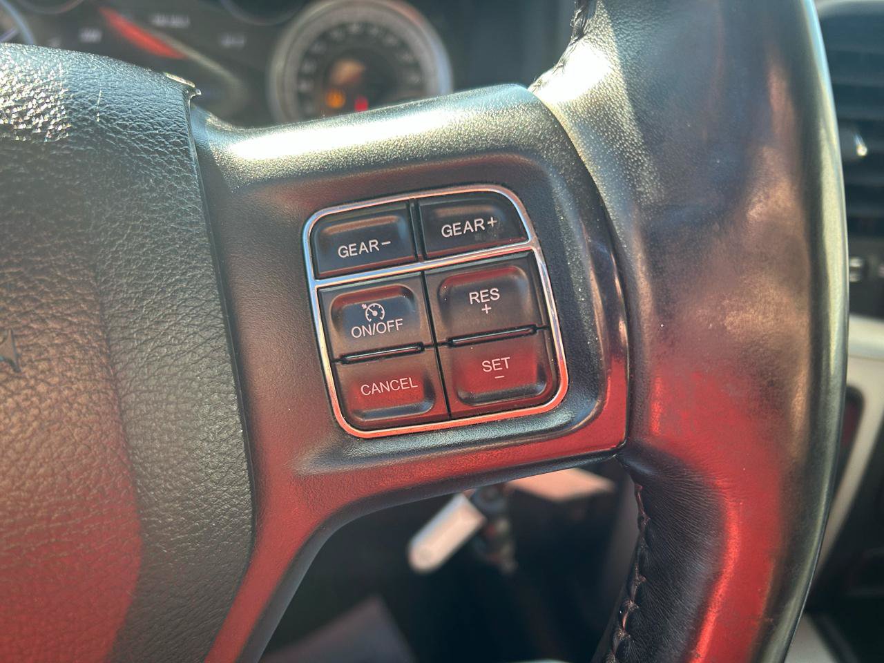 Used 2019 RAM 1500 Classic SLT w/ Black Appearance Group AWD/4WD image 18