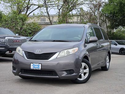 Used 2014 Toyota Sienna LE