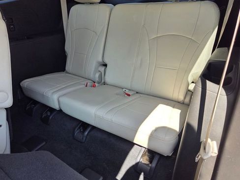 Used 2024 Buick Enclave Essence w/ Sport Touring Edition FWD image 10
