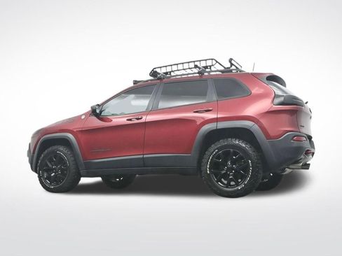 Used 2016 Jeep Cherokee Trailhawk w/ Comfort/Convenience Group AWD/4WD image 39