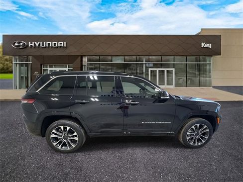 Used 2023 Jeep Grand Cherokee Overland image 4