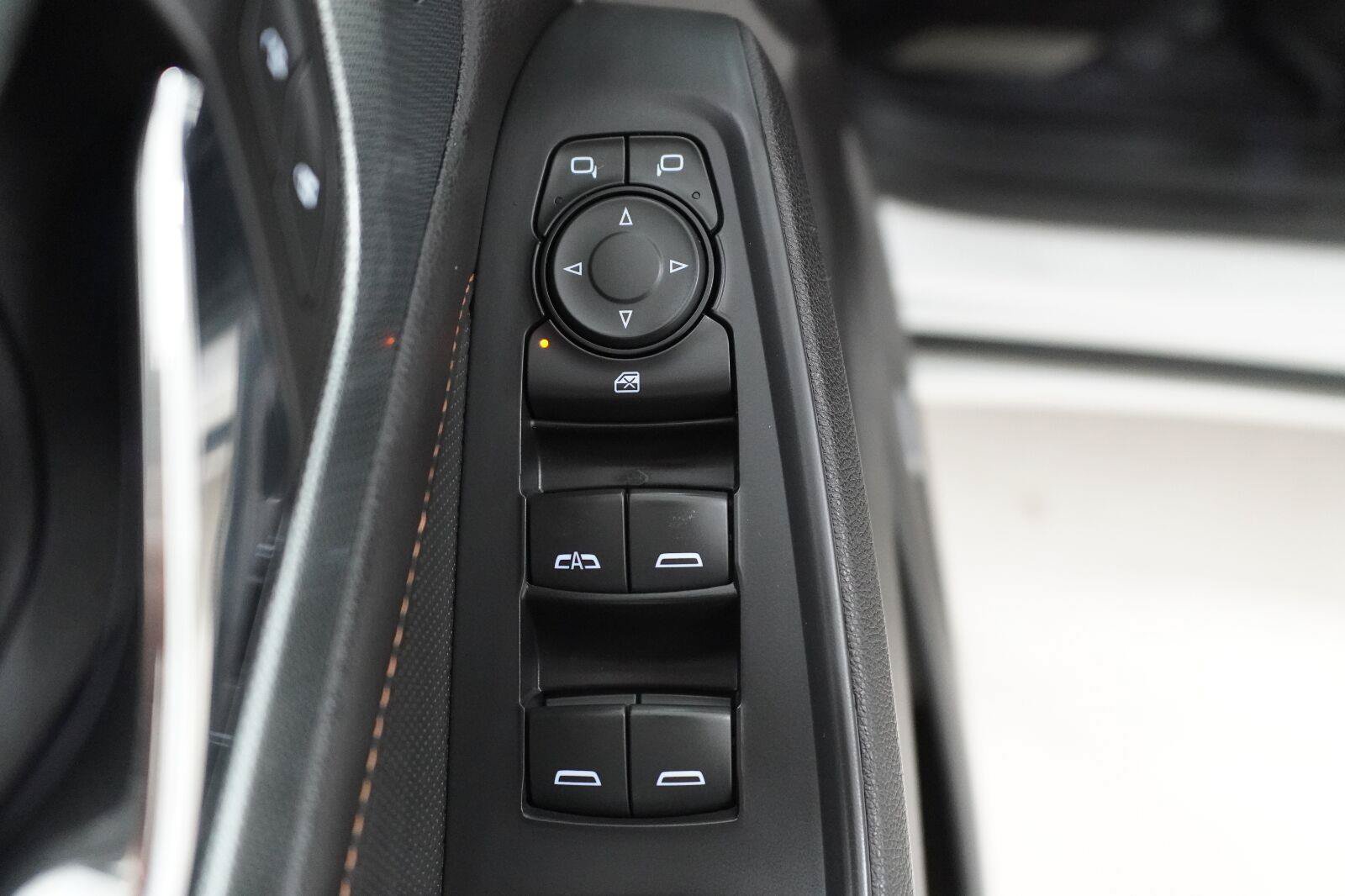 Used 2018 Chevrolet Traverse Premier w/ Driver Confidence II Package FWD image 26