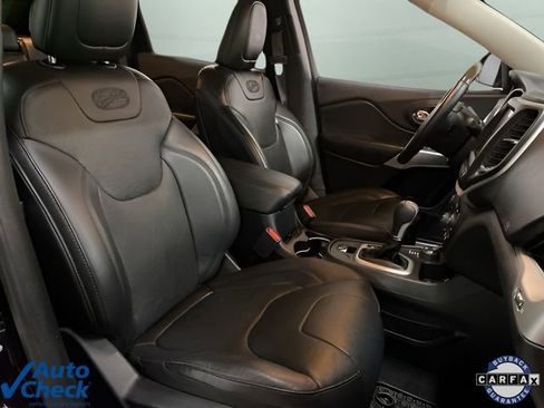 Used 2017 Jeep Cherokee Overland w/ Technology Group image 77