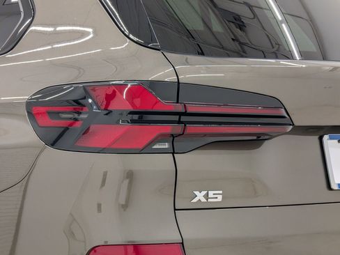New 2026 BMW X5 M60i image 13