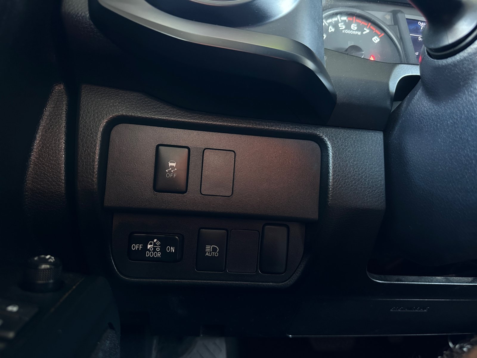 Used 2023 Toyota Tacoma SR w/ SR Convenience Package RWD image 17