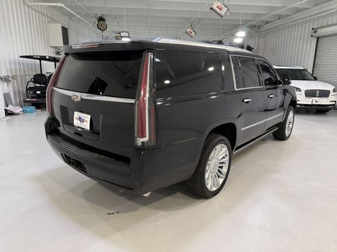 Used 2017 Cadillac Escalade ESV Platinum image 4