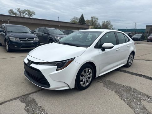 Used 2023 Toyota Corolla LE FWD image 1