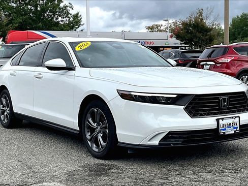 Used 2023 Honda Accord EX image 11