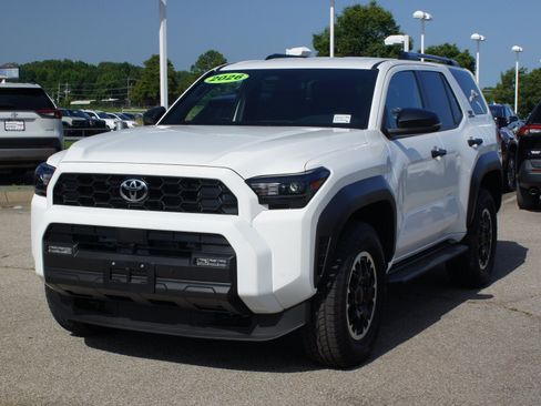 Used 2026 Toyota 4Runner TRD Sport AWD/4WD image 2