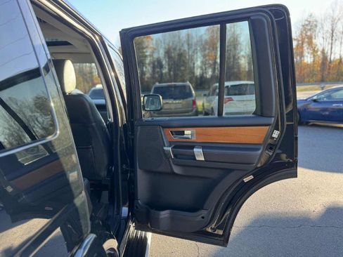 Used 2011 Land Rover LR4 HSE image 16