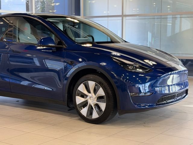 Used 2023 Tesla Model Y Long Range AWD/4WD image 5