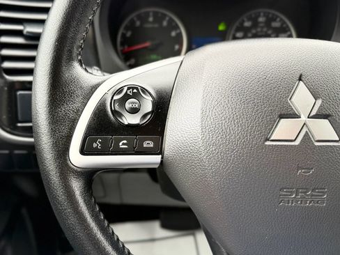 Used 2015 Mitsubishi Outlander ES FWD image 13