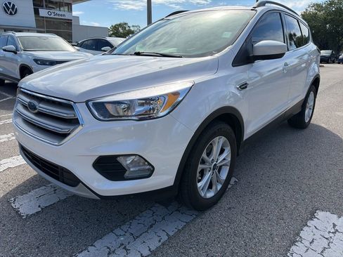Used 2018 Ford Escape SE w/ SE Sync 3 Package image 24