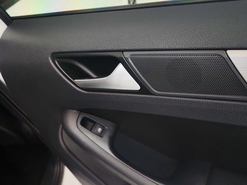 Used 2016 Volkswagen Jetta Sport FWD image 37