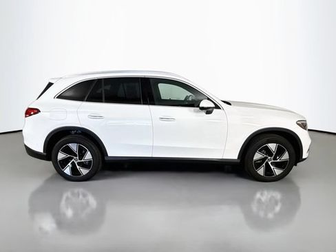 Used 2024 Mercedes-Benz GLC 300 image 8