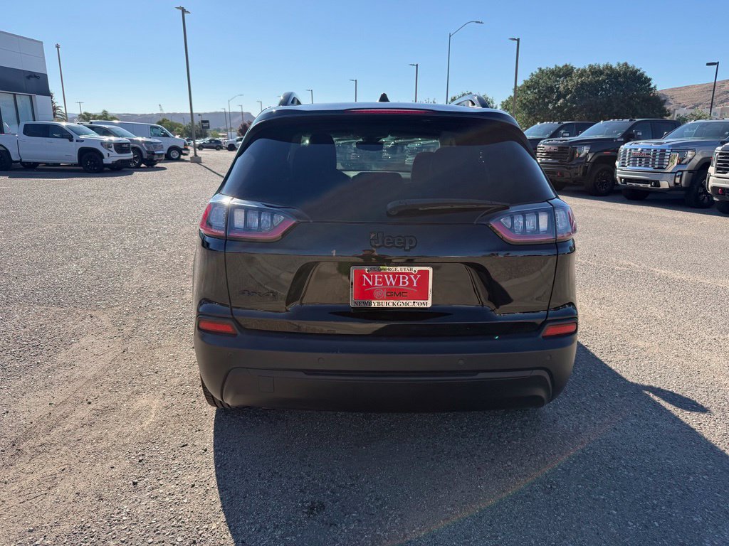 Used 2021 Jeep Cherokee Latitude Plus AWD/4WD image 6