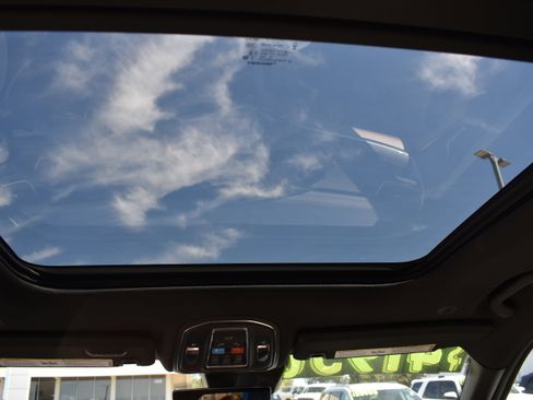 Used 2025 Jeep Grand Cherokee Limited w/ Luxury Tech Group II image 31