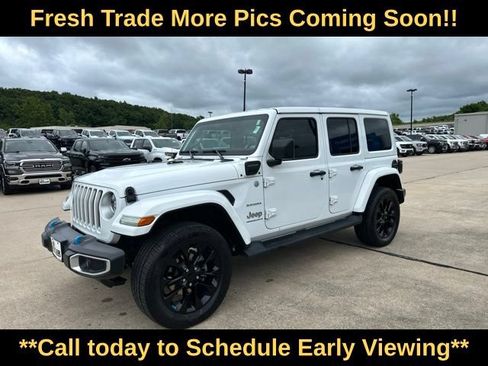 Used 2023 Jeep Wrangler Unlimited Sahara w/ Cold Weather Group AWD/4WD image 10