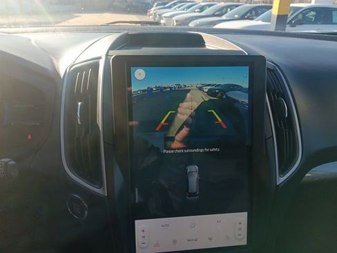 Used 2023 Ford Edge SEL image 17