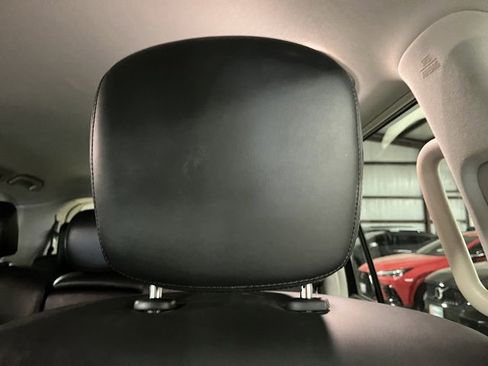 Used 2022 Nissan Armada SV image 12