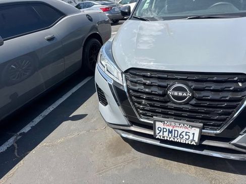 Used 2024 Nissan Kicks SV FWD image 1