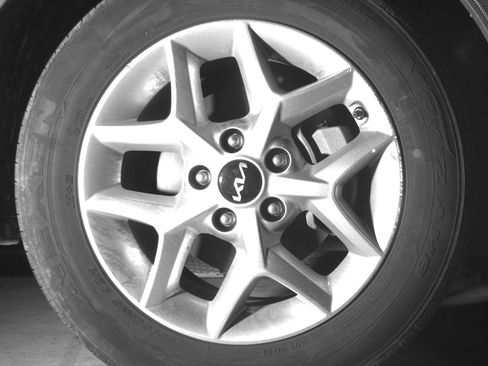 Used 2025 Kia Soul LX w/ LX Technology Package image 13