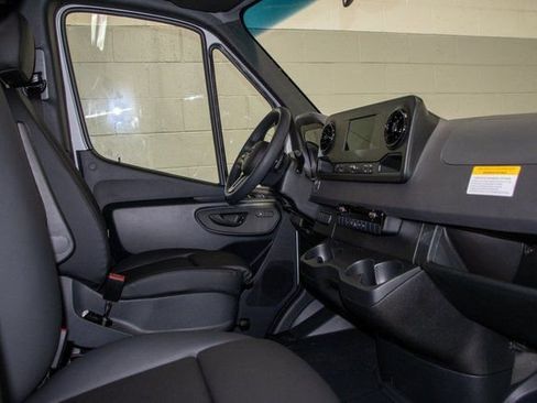 Used 2024 Mercedes-Benz Sprinter 144 Cargo image 5
