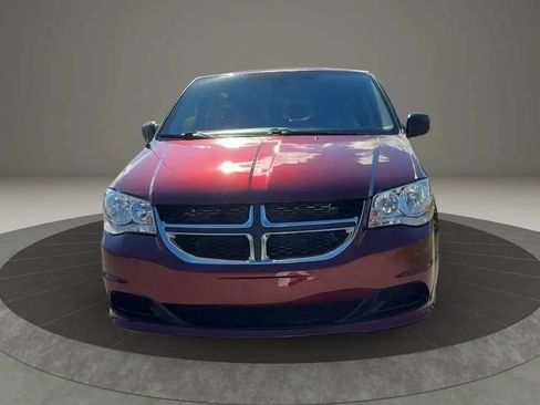 Used 2019 Dodge Grand Caravan SE w/ Power Convenience Group I FWD image 2