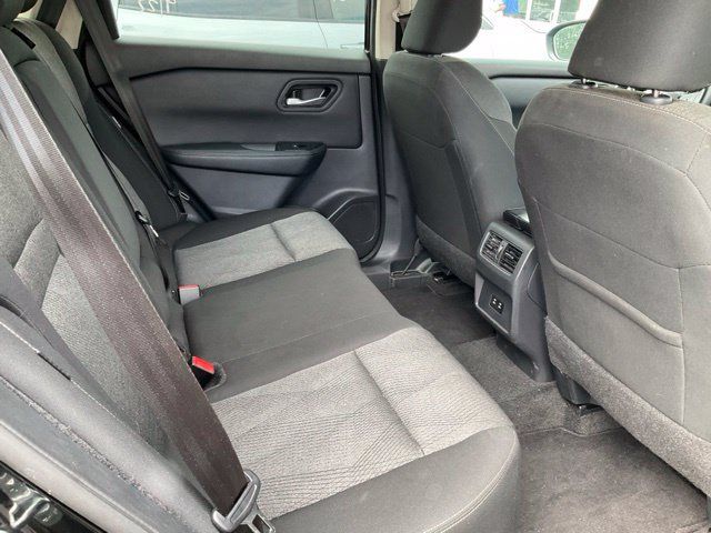 Used 2025 Nissan Rogue SV FWD image 7
