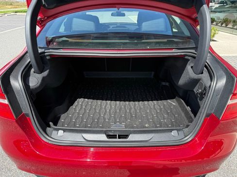 Used 2017 Jaguar XE Premium RWD image 10