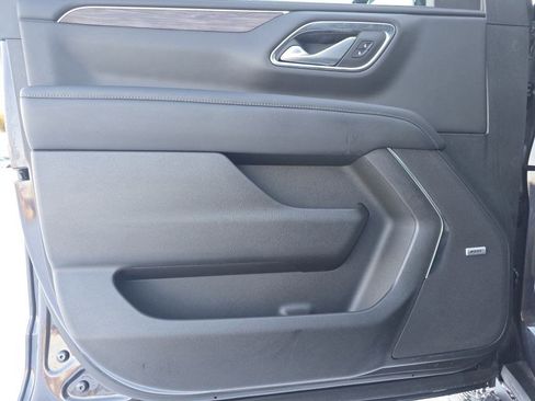 Used 2022 Chevrolet Tahoe LT w/ Luxury Package image 32