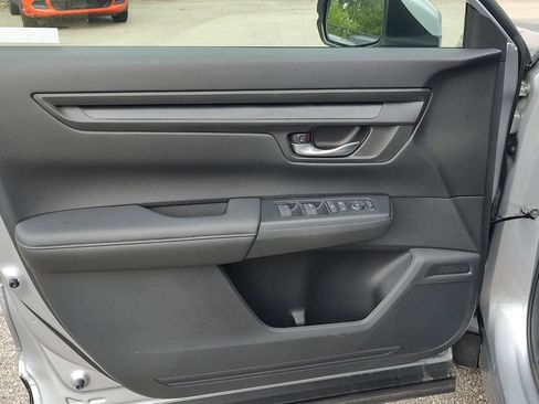 Used 2024 Honda CR-V LX image 16