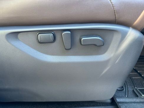 Used 2022 Nissan Armada Platinum w/ Captain's Chairs Package image 27