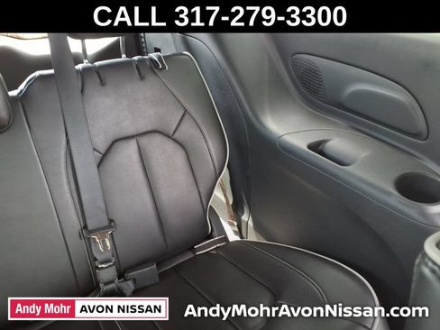 Used 2026 Chrysler Pacifica Limited w/ S Appearance Package FWD image 32