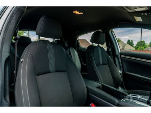 Used 2019 Honda Civic Sport image 18