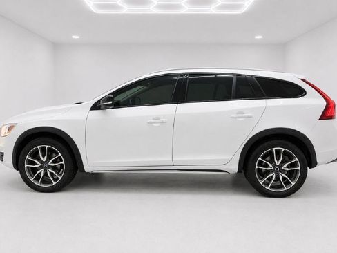 Used 2017 Volvo V60 T5 Cross Country w/ Convenience Package AWD/4WD image 6