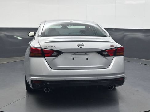 Used 2024 Nissan Altima 2.5 SR FWD image 6