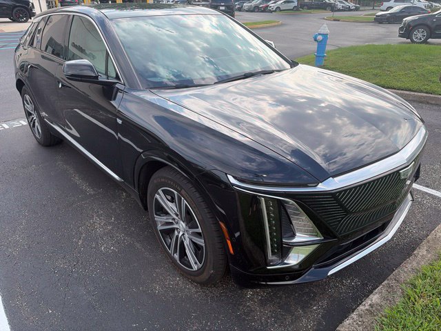 Used 2024 Cadillac Lyriq Luxury AWD/4WD image 1