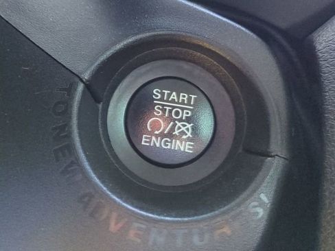 Used 2020 Jeep Renegade Latitude w/ Popular Equipment Group image 23