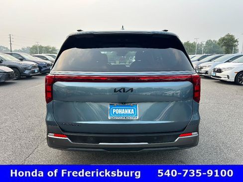 Used 2025 Kia Carnival SX w/ SX Dark Edition Package FWD image 4